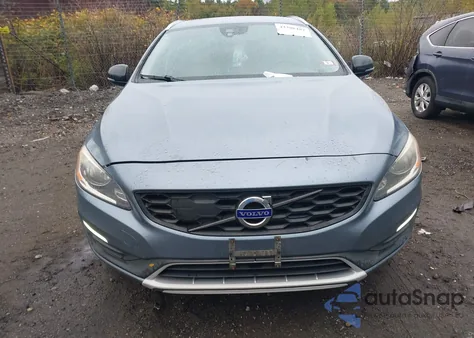 2017 Volvo V60 Cross Country T5 z USA, uszkodzony, nr VIN YV440MWK6H1035033